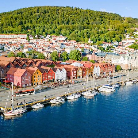 Appartamento View To Bryggen - Renovated Dec 24 - Historic Cobblestone Street Bergen Esterno foto