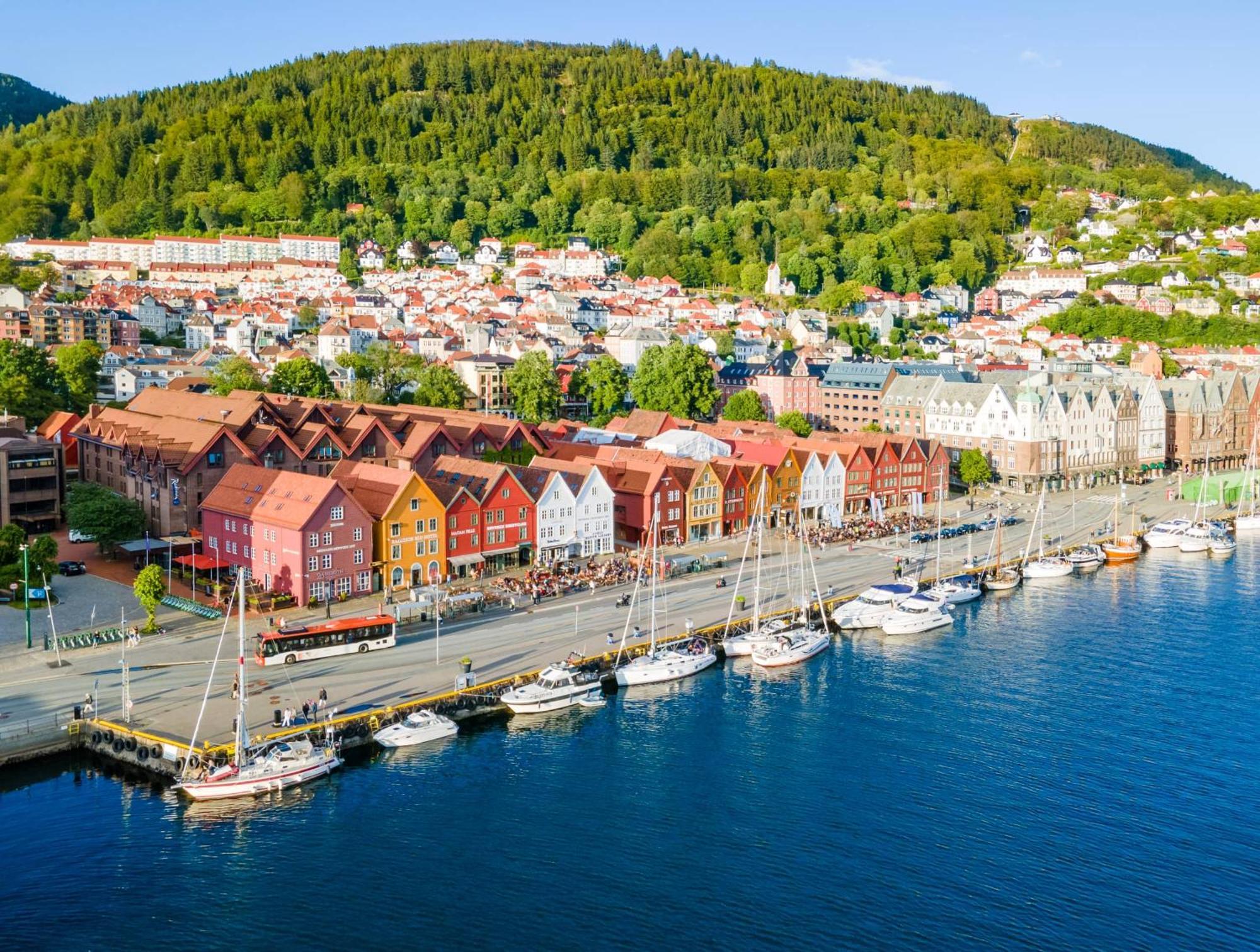 Appartamento View To Bryggen - Renovated Dec 24 - Historic Cobblestone Street Bergen Esterno foto